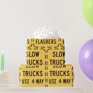 Langsame LKWs Straßenschild Geschenkpapier