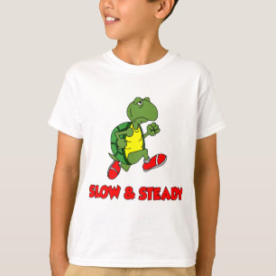 Langsame und stetig laufende Schildkröte T-Shirt