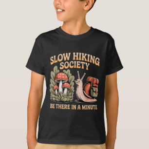 Langsame Wanderer Gesellschaft Schnecke wird in ei T-Shirt