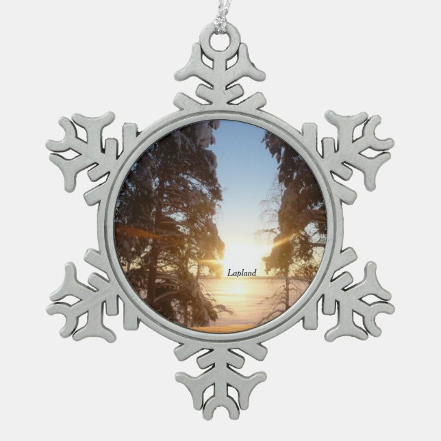 Lapland Sunset Schneeflocken Zinn-Ornament (Vorderseite)
