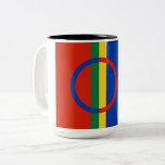 Lapplandflagge (Weihnachten) (Sami) (Laplander) Zweifarbige Tasse<br><div class="desc">Dieses Design ist mit der Flagge Lapplands versehen, einer Region Nordeuropas, die besser Sápmi genannt wird. Das Gebiet ist traditionell von den Sámi bewohnt. Die Region umfasst vier Länder: Norwegen, Schweden, Finnland und Russland. In vielen Teilen der Welt ist Lappland mit den Weihnachtsfeiern verbunden.</div>