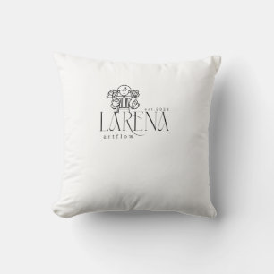 LARENA Artflow – Florales Logo-Emblem Kissen