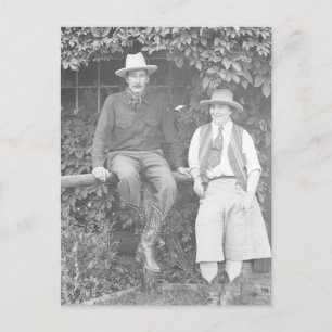 Larry Larom und eine Frauenaufstellung Postkarte