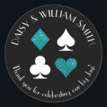 Las Vegas Theme Custom Text Sticker Aquamarin Glit<br><div class="desc">Imitate aquamarine Glitzer- und weiße KartenAnzüge sind durch einen anpassbaren Text umgeben,  der diese runden Aufkleber perfekt für alle Arten von Projekten und Anlässen macht. Verwenden Sie sie,  um Lieblinge für Hochzeitsgäste,  nahe Umschläge und mehr zu kennzeichnen.</div>