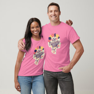 Lass der Gleichheit blühende Frauen mit Gesicht un T-Shirt