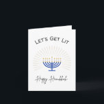 Lass’ Get Lit - Happy Hanukkah - Pun Karte<br><div class="desc">Ein perfekter Weg, um mit den Leuten in dieser Ferienzeit zu verbinden und ihnen ein Happy Hanukkah zu wünschen. Diese "Lasse" Get Lit - Happy Hanukkah" Karte verfügt über eine glänzende blaue und goldene Menorah. Bei dieser sonnigen Karte geht es darum, die Saison mit etwas Lachen zu feiern. Bleiben Sie...</div>