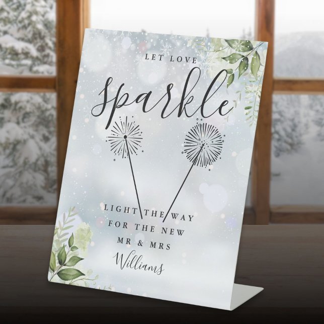 Lass Liebe Sparkle Winter Grüne Hochzeit Sockelschild (Let Love Sparkle Winter Greenery Wedding Pedestal Sign)