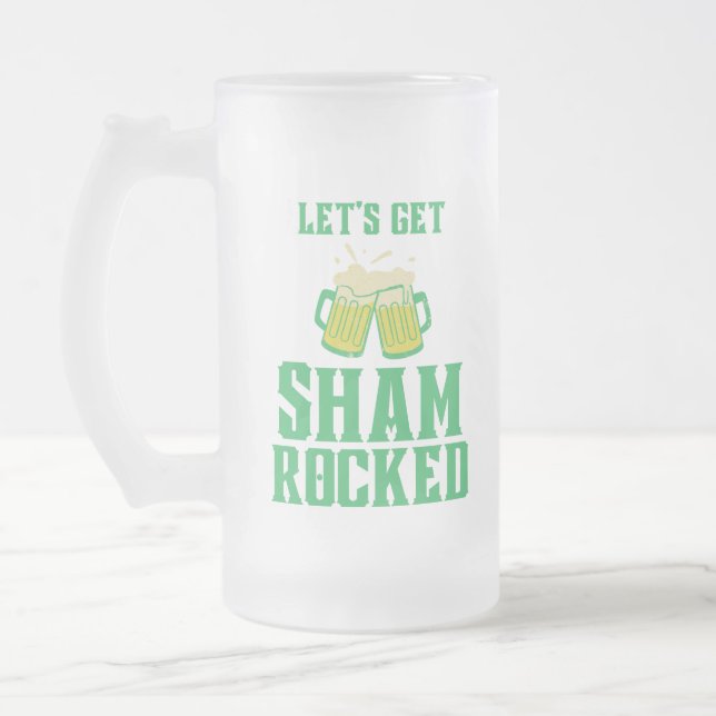 Lass uns den Shamrocked St. Patrick's Day bekommen Mattglas Bierglas (Links)