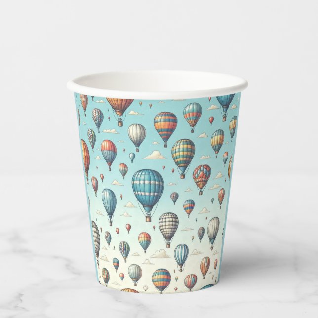 Lasse sie fliegen! Whimsical Hot Air Ballons Pappbecher (Vorderseite)