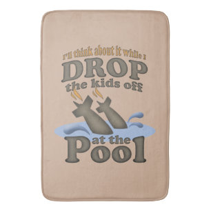Lassen Sie die Kinder weg am Pool fallen Badematte
