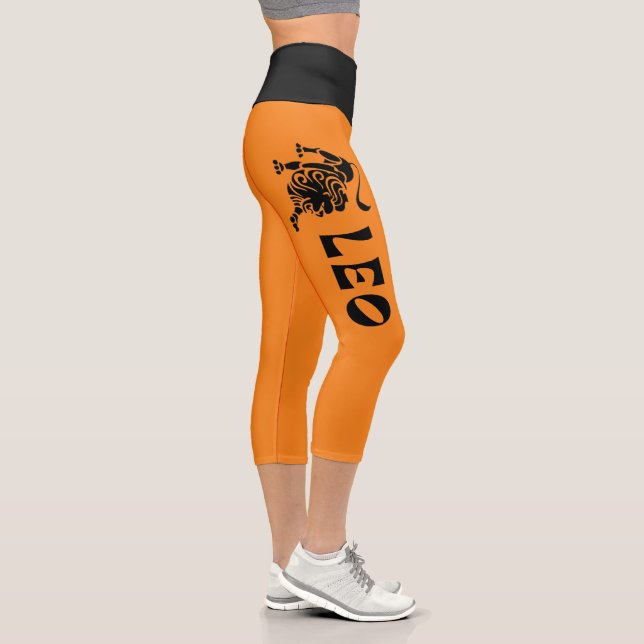 LASSEN SIE DIE LION GRAPHIC ZODIAC YOGA PANTS. CAPRI LEGGINGS (Rechts)