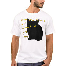 Lassen Sie die Maus fallen! Schwarze Katze ist auf