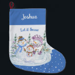 Lassen Sie es schneien glücklich Snowman Familie B Großer Weihnachtsstrumpf<br><div class="desc">Personalisierter Weihnachts-Strumpf mit Let it Snow Snowman-Szene auf blauem und schneeweißem Hintergrund. Dieses niedliche Aquarell-Design besticht durch eine glückliche Familie von Schneemännern und Weihnachtsbäumen.</div>