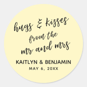 Lässig Hugs & Kisses von Mr. und Mrs. Yellow Runder Aufkleber
