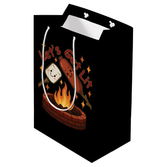 Lass's Get Lit Firepit - Niedlicher Marshmallow &  Mittlere Geschenktüte (Rückseite Schrägansicht)