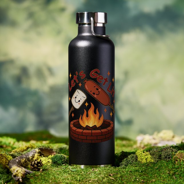 Lass's Get Lit Firepit - Niedlicher Marshmallow &  Trinkflasche (Außenbereich (gedreht))