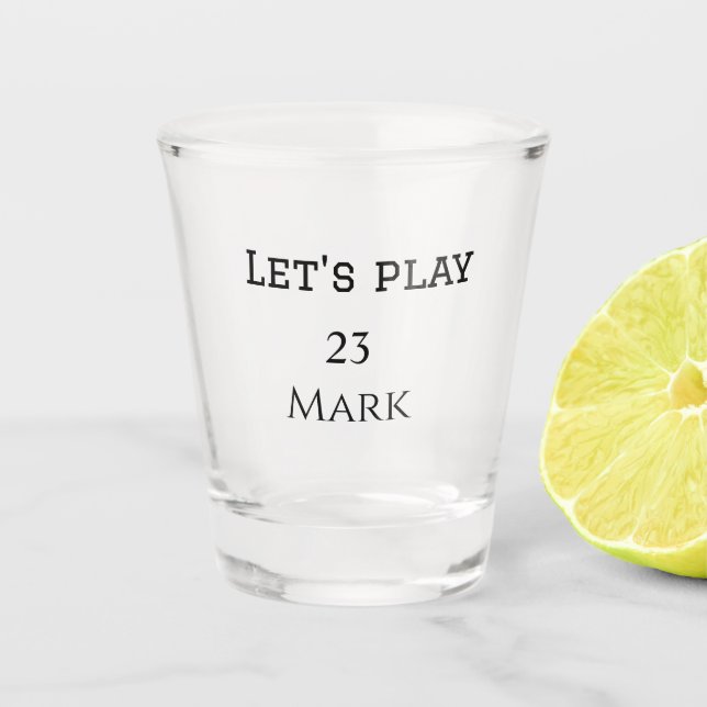 Lasst uns Add Name Monogrammbuchstabe Sport Männer Schnapsglas (Vorderseite)