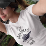 Lasst uns das Schiff sehen und das Nauti-Kreuzfahr T-Shirt<br><div class="desc">Dieses Design wurde mit digitaler Kunst erstellt. Sie können den Stil dieses Shirts ändern, indem Sie Mehr > unter der Option Stil auswählen. Es kann personalisiert werden, indem Sie auf die Schaltfläche Anpassen klicken und die Farbe ändern, einen Namen, Initialen oder Ihre Lieblingswörter hinzufügen. Kontaktieren Sie mich unter colorflowcreations@gmail.com ,...</div>