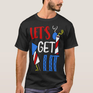 Lasst uns den Feuerwerkskörper-Feuerracker am vier T-Shirt
