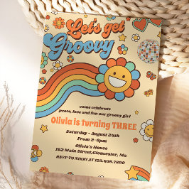 Lasst uns Groovy Retro Rainbow 3. Geburtstag Party Einladung
