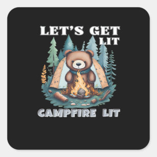 Lasst uns hingehen. Campfire Lit Classic Quadratischer Aufkleber