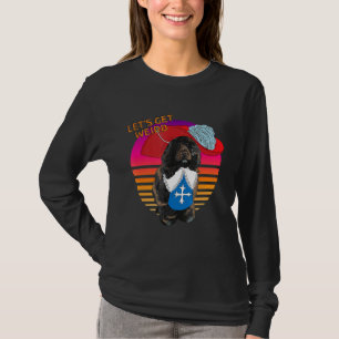 Lasst uns komische portugiesische Hündin mit Muske T-Shirt