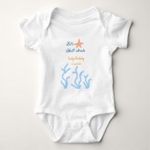 Lasst uns Muschel unter dem blauen Geburtstag feie Baby Strampler