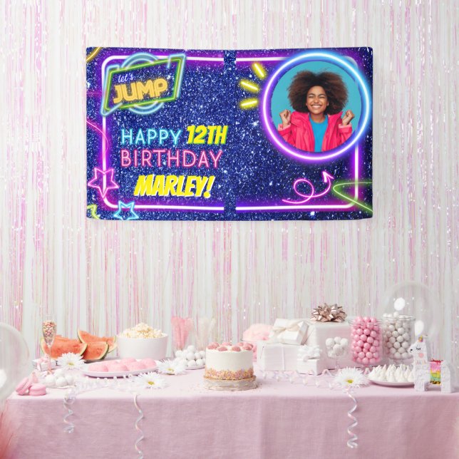 Lasst uns Party Bounce Neon Trampolin Park springe Banner (Party)