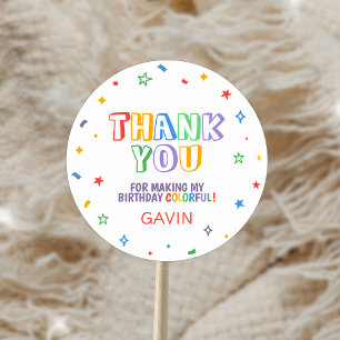 Lasst uns Party farbenfrohe Geburtstagsparty Runder Aufkleber