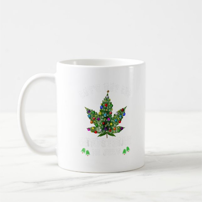 Lasst uns Weihnachten im Juli Weihnachtsbaum bekom Kaffeetasse (Links)