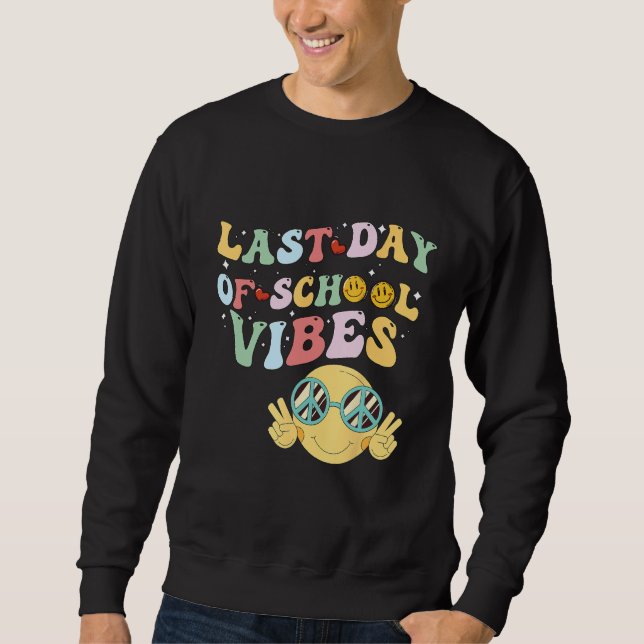 last day of summer vibes, groovy summer, funny tea sweatshirt (Vorderseite)