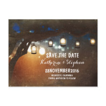 Laternen leuchten Baum rustikal Save the Date Post