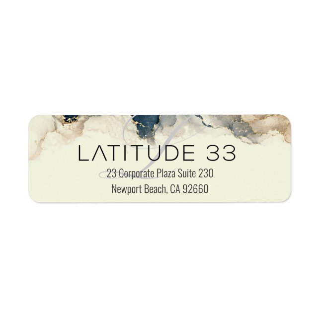 Latitude 33 Immobilien (Vorne)