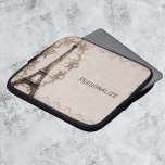 Latte Paris Grunge Laptop Sleeve<br><div class="desc">Schützen Sie Ihren Laptop unterwegs mit diesem verführerischen Sleeve-Design mit dem Eiffelturm vor einem grunzen Schwirl und dem Hintergrund der Briefmarke in Latte Brawn. Mit dem anpassbaren Text können Sie Schriftart ändern, Textfarben und -größen nach Ihren Wünschen ändern. Personalisieren Sie sich selbst oder machen Sie ein großartiges Geschenk.</div>