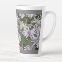 Latte Tasse Blasser lila Wildblume