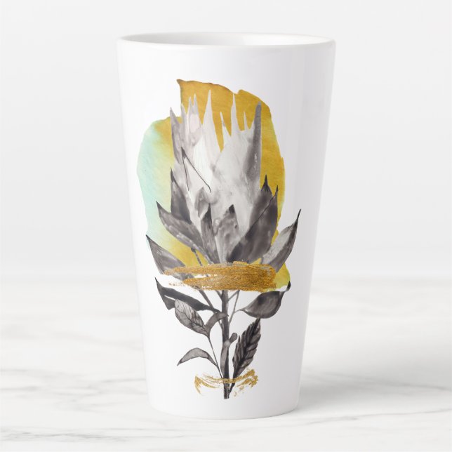Latte Tasse mit Protea-Blume mit Gold (Vorderseite)