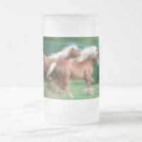 Laufen Palomino-Pferdeder mattierten Bier-Tasse