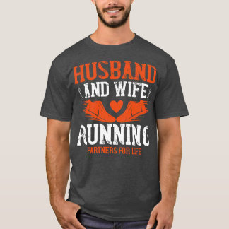 Laufende Stunden und Ehefrau T-Shirt