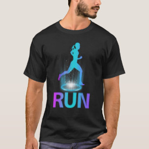 Laufende weibliche Läufer im Sport T-Shirt