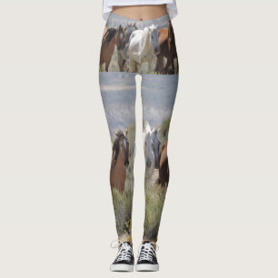 Laufende wilde und geben im Sand-Waschbecken frei Leggings