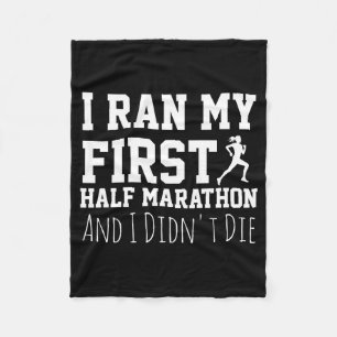 Läufer beim ersten Halbmarathon Lustiger Lauf Erst Fleecedecke