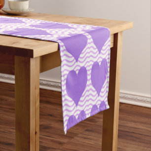 Läufer für den Tisch mit Violetten Herzen