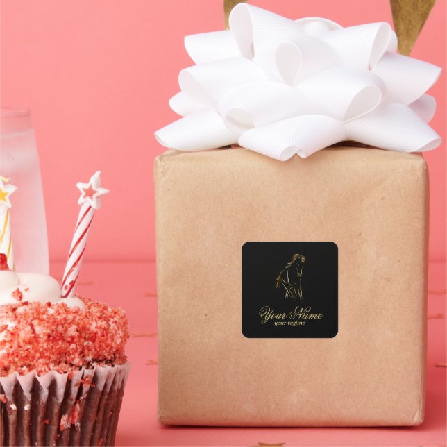 Laufpferd in Goldfarbe Quadratischer Aufkleber (Party)