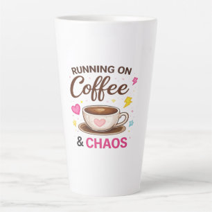Läuft auf Kaffee & Chaos – Süßes Kaffeetassendesig Milchtasse