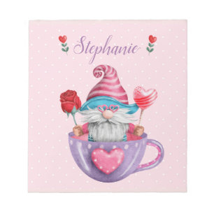 Launischer Gnom sitzt in Teetasse Herzen & Blumen  Notizblock