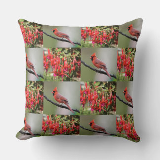Launischer Roter Kardinal und Fuchsien-Muster Kissen