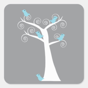Launischer Weißer Spiralbaum mit blauen Vögeln Quadratischer Aufkleber