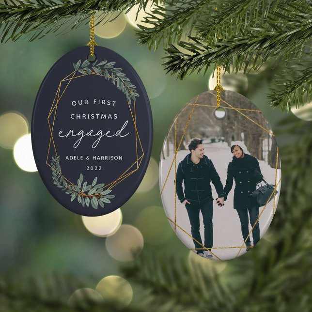 Laurel Leaf Erstes Verlobtes Foto Keramik Ornament (Von Creator hochgeladen)