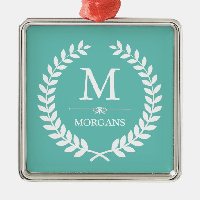 Laurel Wreath Decor Pastel Aquamarin Family Monogr Ornament Aus Metall (Vorne)
