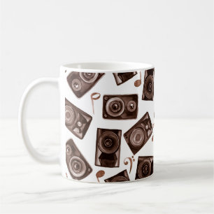 Lautsprecher zur Darstellung von Aquarellfarben mi Kaffeetasse